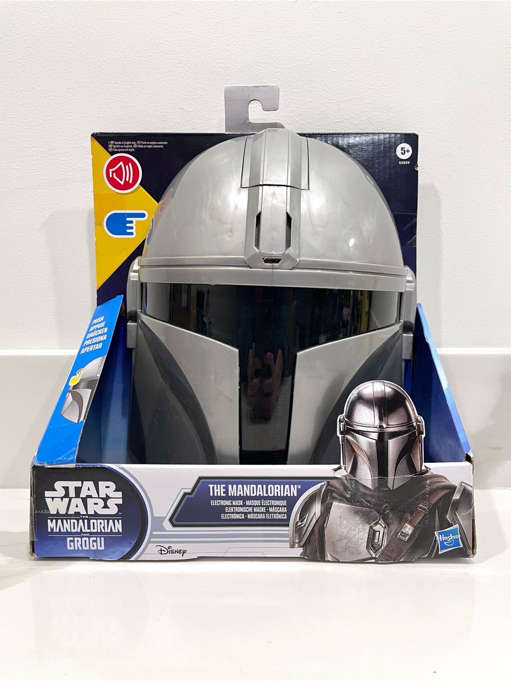 NEW Star Wars The Mandalorian Electronic Mask